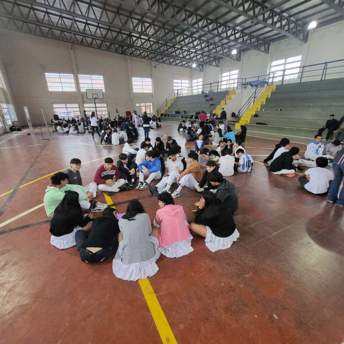 Día Mundial de la Salud Mental: Se llevó a cabo una amplia actividad con estudiantes de la EPET N°1