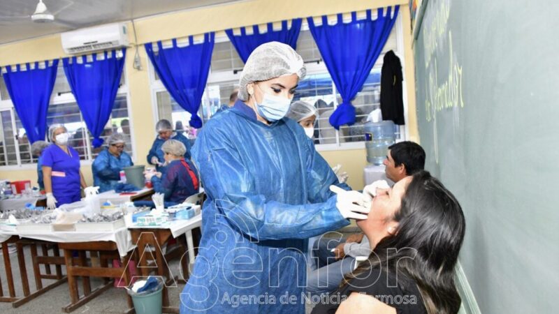 El gobernador Insfrán saludó a los odontólogos en su día