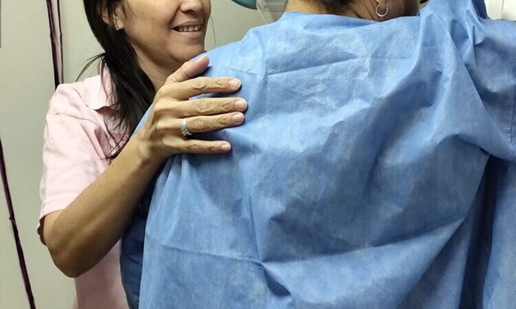El camión sanitario realizó 50 mamografías gratuitas en el barrio Las Delicias