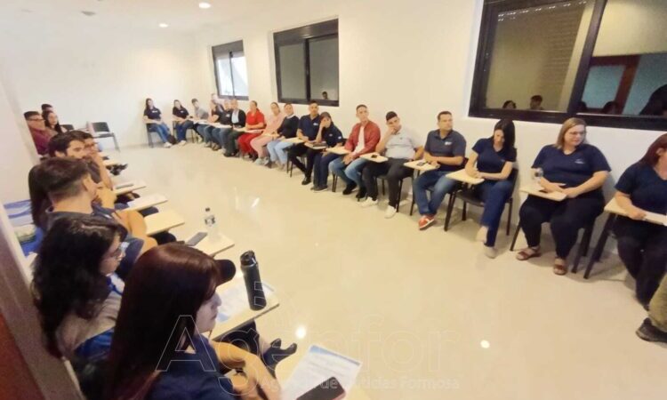 Nueva jornada de capacitación sobre atención al público accesible en el Hospital Interdistrital Evita