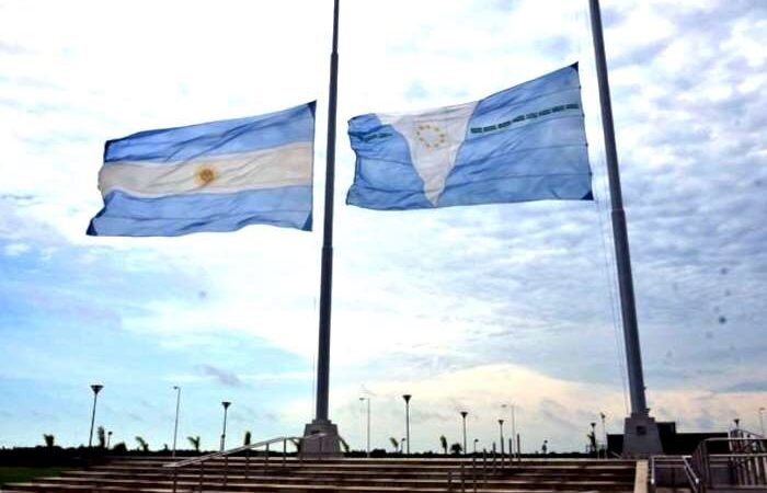 El Gobernador decretó tres días de duelo provincial por el fallecimiento de Celauro