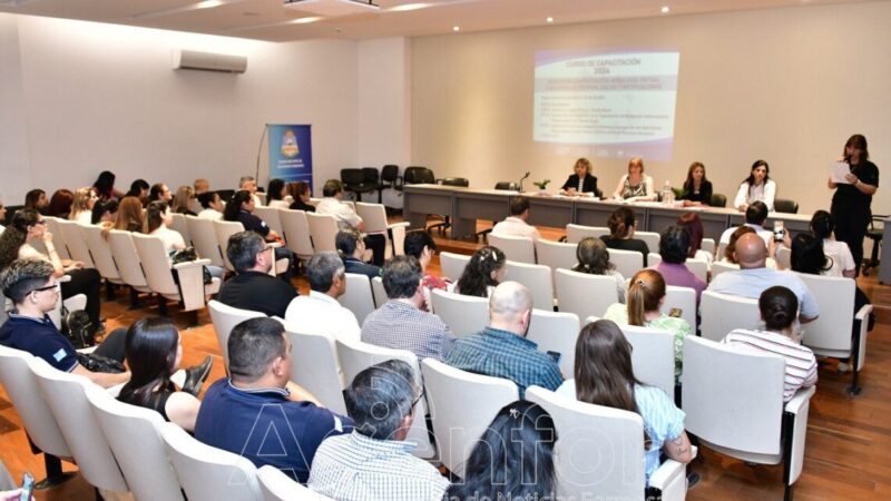 Recursos Humanos concretó el primer encuentro de capacitación en Redacción Administrativa con modalidad virtual para agentes estatales