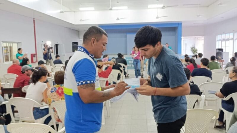 Realizaron el curso teórico para obtener licencia de conducir en la EPEP N° 380 del barrio 2 de Abril