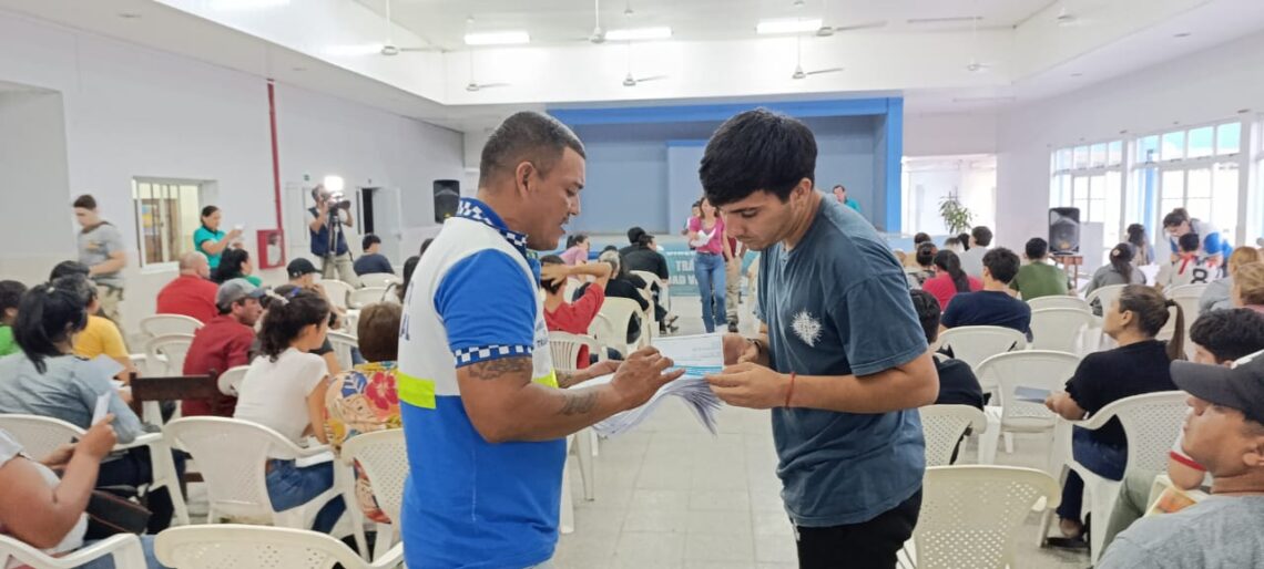 Realizaron el curso teórico para obtener licencia de conducir en la EPEP N° 380 del barrio 2 de Abril