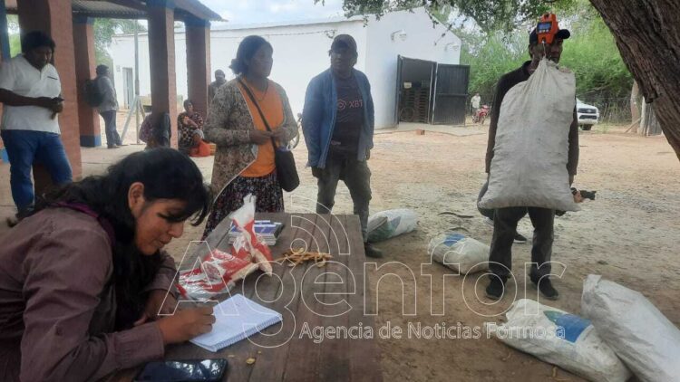 El Gobierno provincial inició la compra de chauchas de algarroba a comunidades originarias