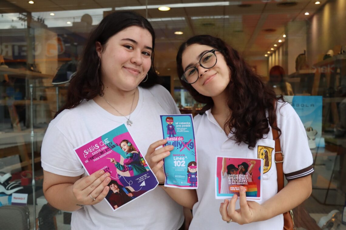 Se realizó una actividad de concientización en la peatonal por el Día Mundial de la Prevención contra el Abuso Sexual Infantil
