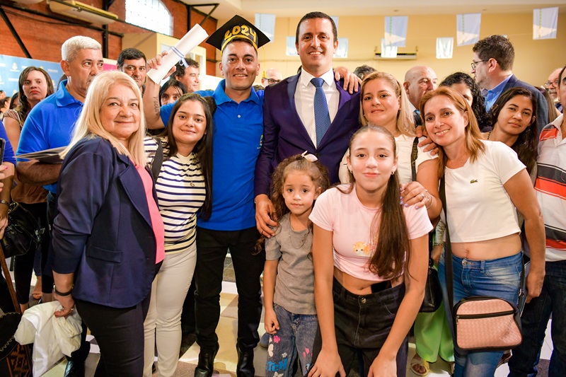 Los empleados legislativos que terminaron la secundaria dijeron que “es un sueño cumplido” y “una oportunidad” que les dio el Gobierno Provincial