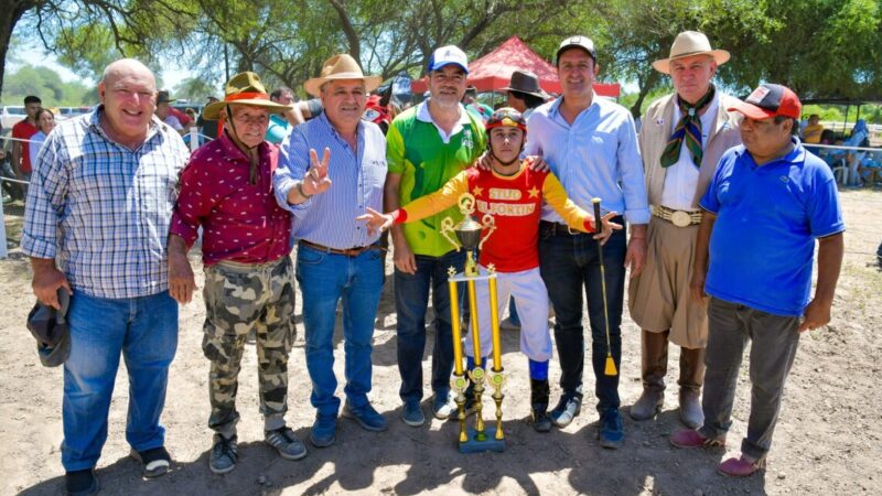 En Las Lomitas, el vicegobernador Solís acompañó el inicio de las carreras cuadreras