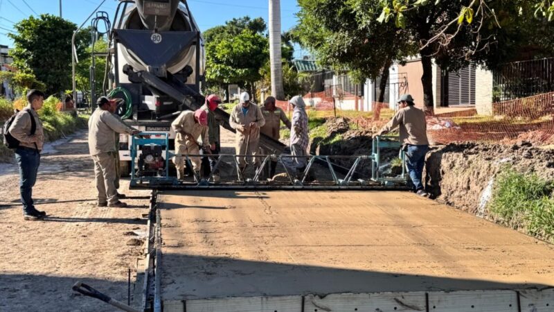 Vialidad Provincial avanza con las obras de pavimentación y desagües en la calle Martín Rodríguez