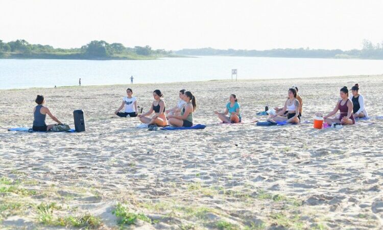 Yoga en Laguna Oca, la propuesta veraniega de febrero