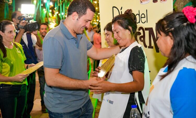 El vicegobernador Solís asistió a la celebración del Día del Artesano y la Artesana