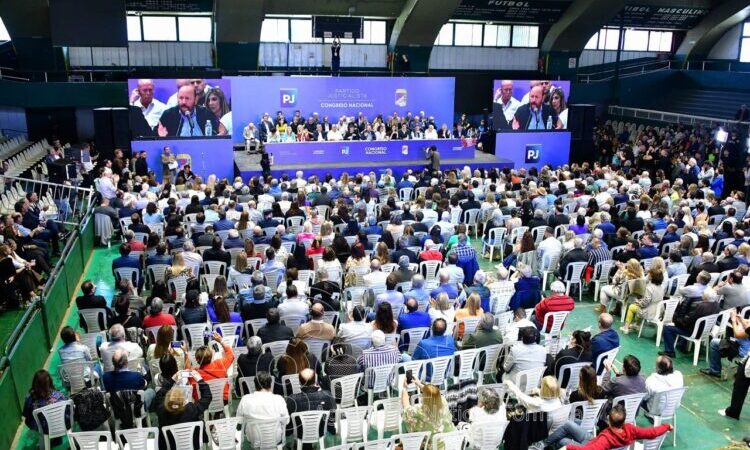 Tras la muerte del Papa Francisco, postergan el Congreso Nacional del PJ
