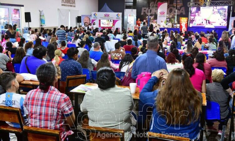 Más de 250 personas asistieron al taller de elaboración de huevos y roscas de pascuas