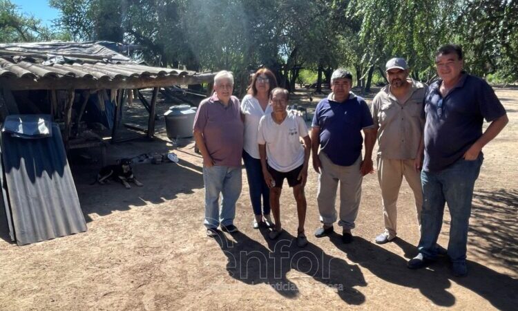 Continua asistencia a familias de la zona de Las Lomitas, que fueron afectadas por la crecida del Bañado La Estrella