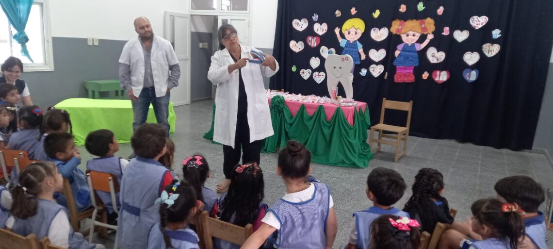 Jardineritos del barrio República Argentina aprendieron sobre cuidados de la salud bucal