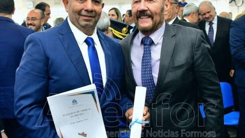 Insfrán encabezó la entrega de diploma al intendente electo de Clorinda