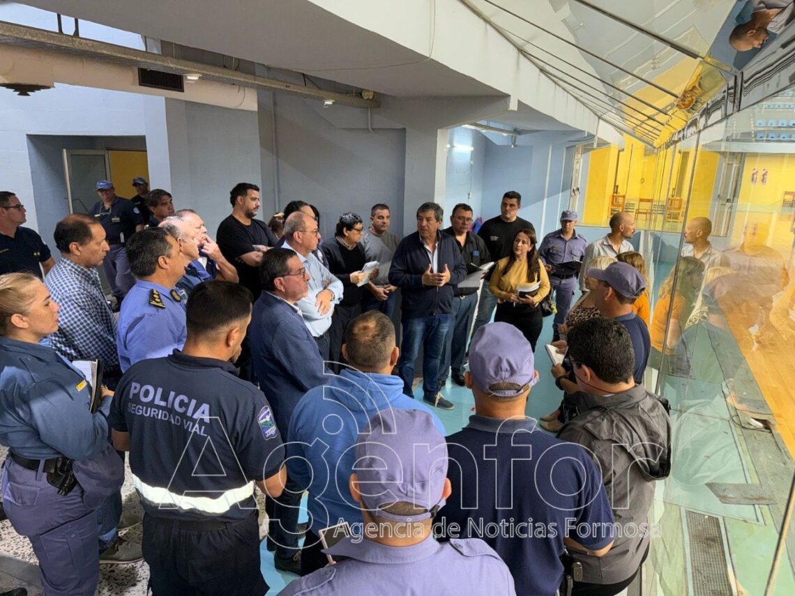 Educación ultima detalles para la promesa de lealtad a la bandera de Formosa