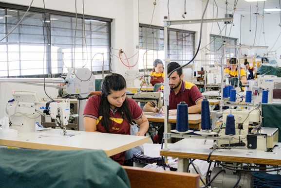 Tecnología de punta y más de 300 metros cuadrados nuevos impulsan la producción textil en el Parque Industrial de Formosa