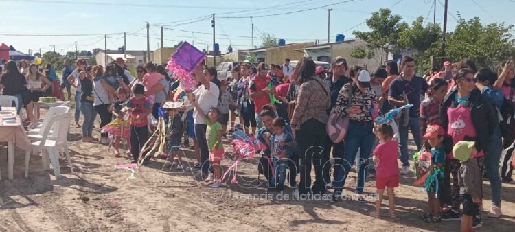 Con un vuelo de barriletes, festejaron el Día Internacional de la Familia