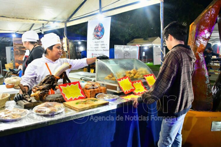 Más de 100 emprendedores exhibieron la gastronomía formoseña en su primer festival