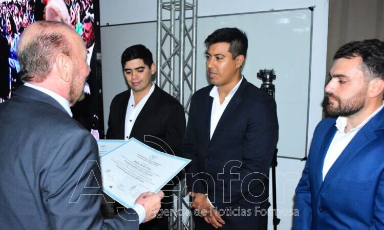 Acto de colación en la UPLaB: “Son años de coherencia en las decisiones políticas del Gobernador de poner a la educación como una cuestión de Estado”