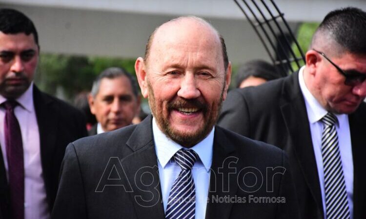 El gobernador Insfrán pidió votar “boleta azul completa” en las elecciones del 29 de junio