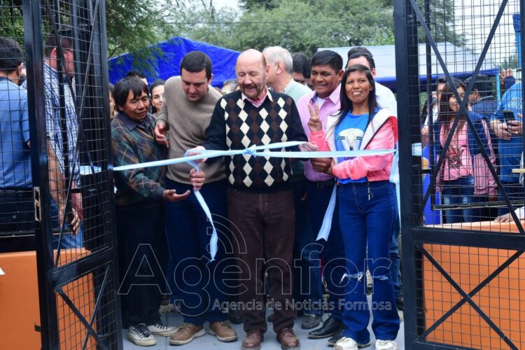 El gobernador Insfrán inauguró un centro de salud en Tres Pozos