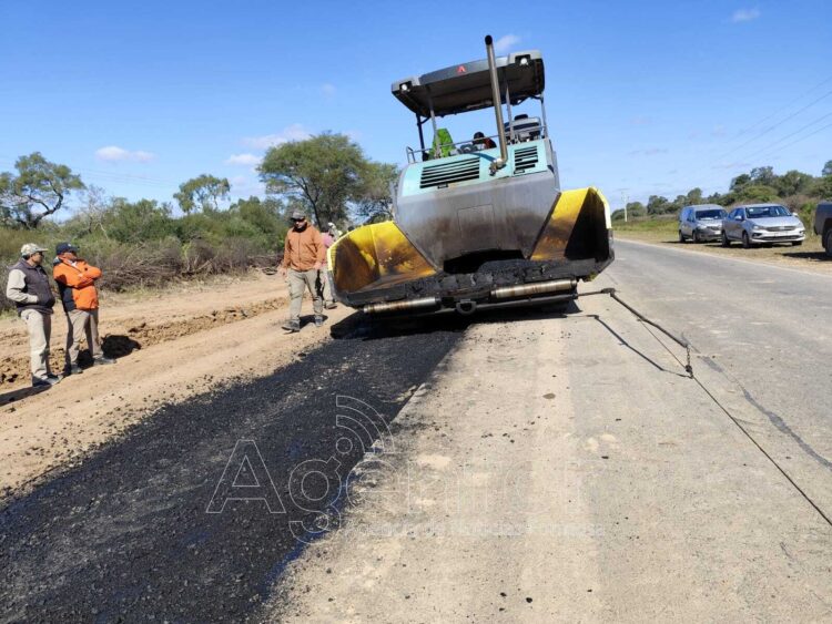 Las Lomitas: La DPV realiza trabajos de bacheo en la ruta provincial 28