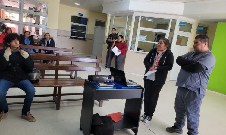 Brindaron información sobre el cáncer de próstata en el centro de salud El Pucú