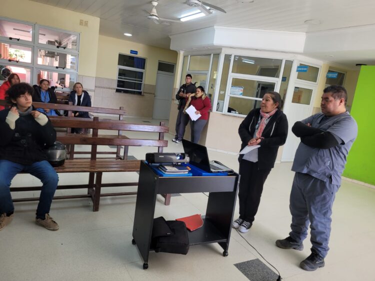 Brindaron información sobre el cáncer de próstata en el centro de salud El Pucú