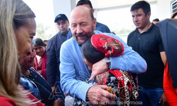 Mientras el Gobierno nacional “está encarnizado en fundir el sistema de salud”, Insfrán “se ocupa de mejorarlo cada día”