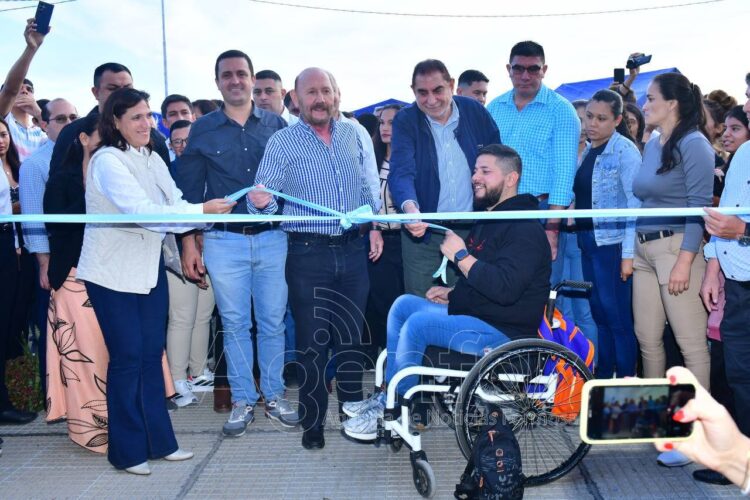 El gobernador Insfrán inauguró el Centro Comunitario del barrio La Nueva Formosa