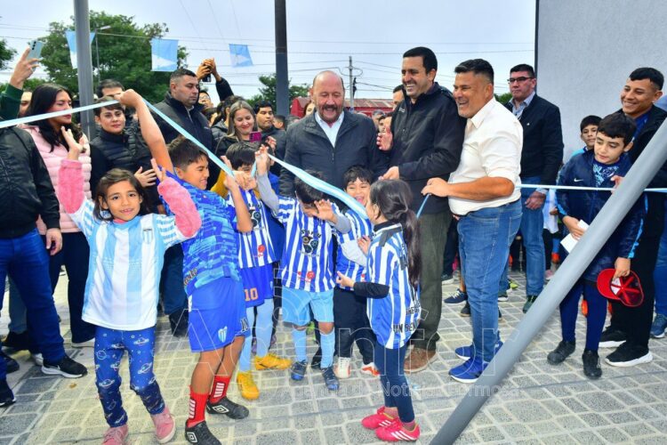 El gobernador Insfrán cerró la semana con una nueva inauguración: El Club Deportivo Social y Cultural Fátima