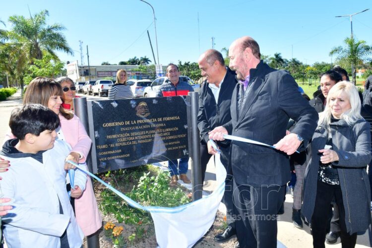 Una plaza y un club se sumaron a la agenda de inauguraciones concretadas del gobernador Insfrán