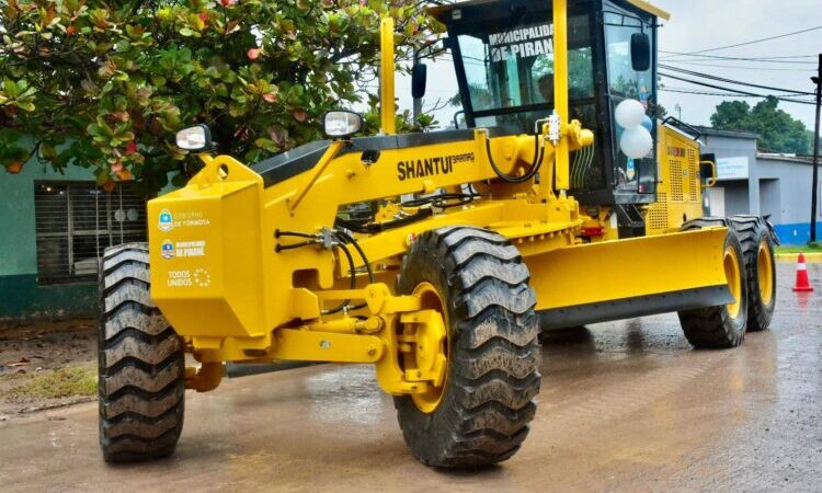 Pirané recibió una nueva maquinaria: “Es una decisión política que transforma la realidad de Pirané” destacaron
