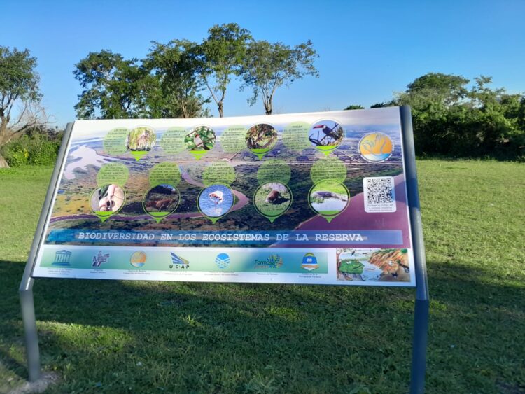 Nuevos carteles informativos en la Reserva de Biosfera Laguna Oca para promover la conciencia ambiental