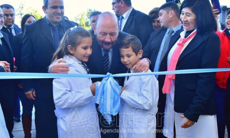 En colonia San Isidro, Insfrán inauguró la obra educativa 1521 de su gestión