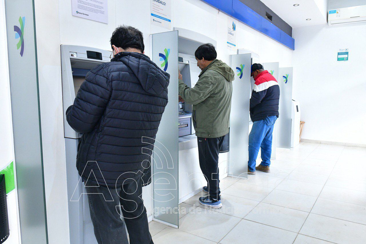 El miércoles 18 iniciará el pago de aguinaldo mientras que el jueves 26 comenzará el cobro de haberes de junio