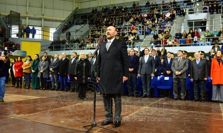 El gobernador Gildo Insfrán encabezó el acto oficial por el Día de la Bandera