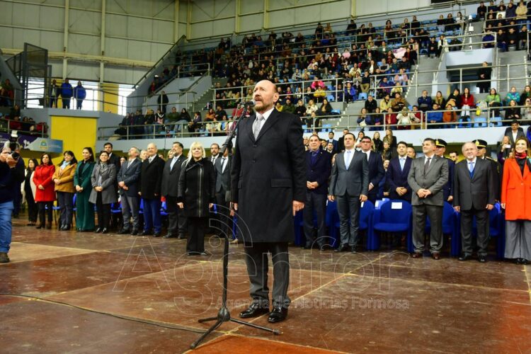 El gobernador Gildo Insfrán encabezó el acto oficial por el Día de la Bandera