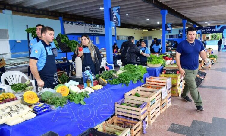 En el feriado, se reinauguró el Mercado de Emprendedores fijo del barrio La Paz