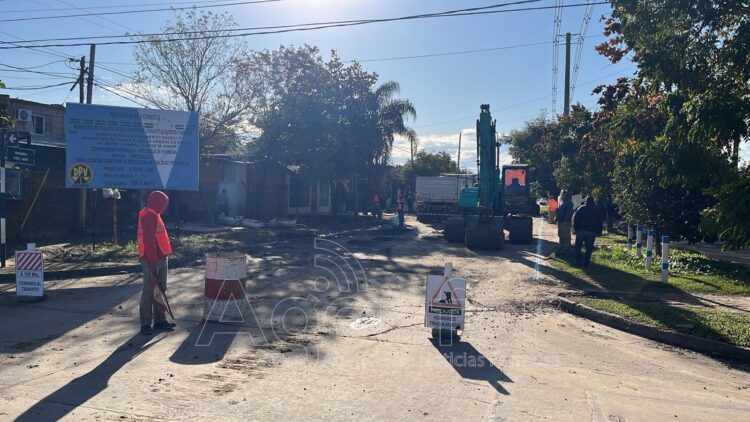 Vialidad Provincial inició trabajos de pavimentación sobre la calle Arenales