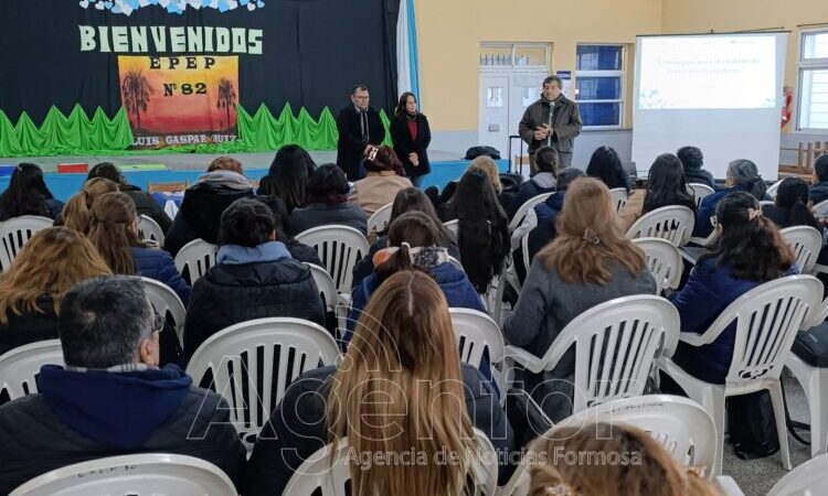 Equipos directivos y docentes participaron de taller sobre cuidado de trayectorias escolares