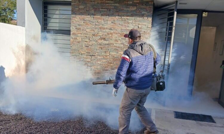 A pesar de las bajas temperaturas siguen los trabajos preventivos contra el dengue en toda la provincia