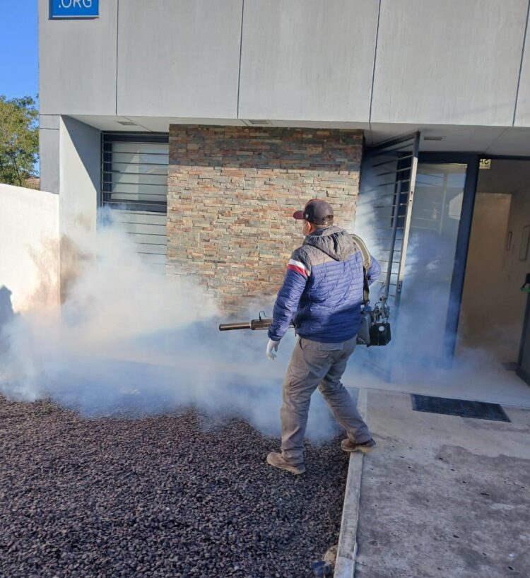 A pesar de las bajas temperaturas siguen los trabajos preventivos contra el dengue en toda la provincia