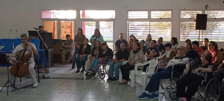 Adultos mayores de residencias y personas con discapacidad disfrutaron del concierto de “Música para el Alma”