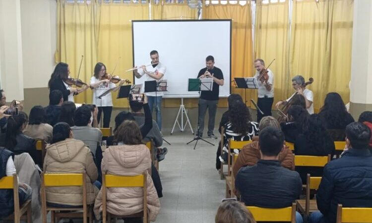 “Música para el Alma” brindó una charla a estudiantes del Instituto Superior de Arte