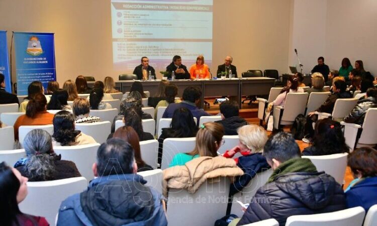 Inició capacitación en redacción administrativa para agentes de Educación