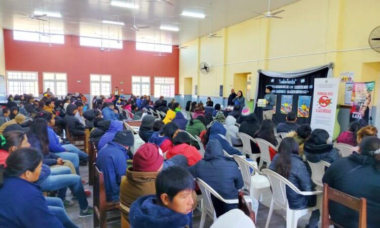 Brindaron una importante charla sobre cuidados de la salud mental en la colonia aborigen Bartolomé de las Casas