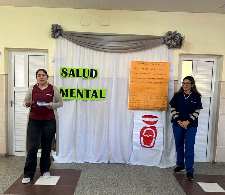 Promueven cuidados de la salud mental y bucodental en el centro de salud María Luisa Espinoza